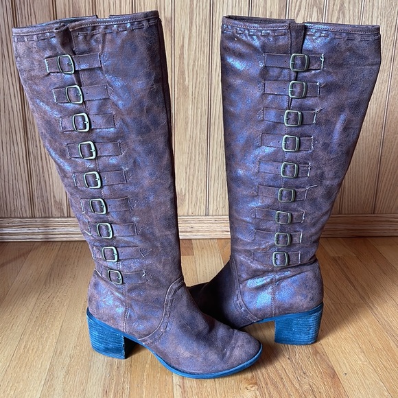 Knee high buckle boots - Picture 16 of 16